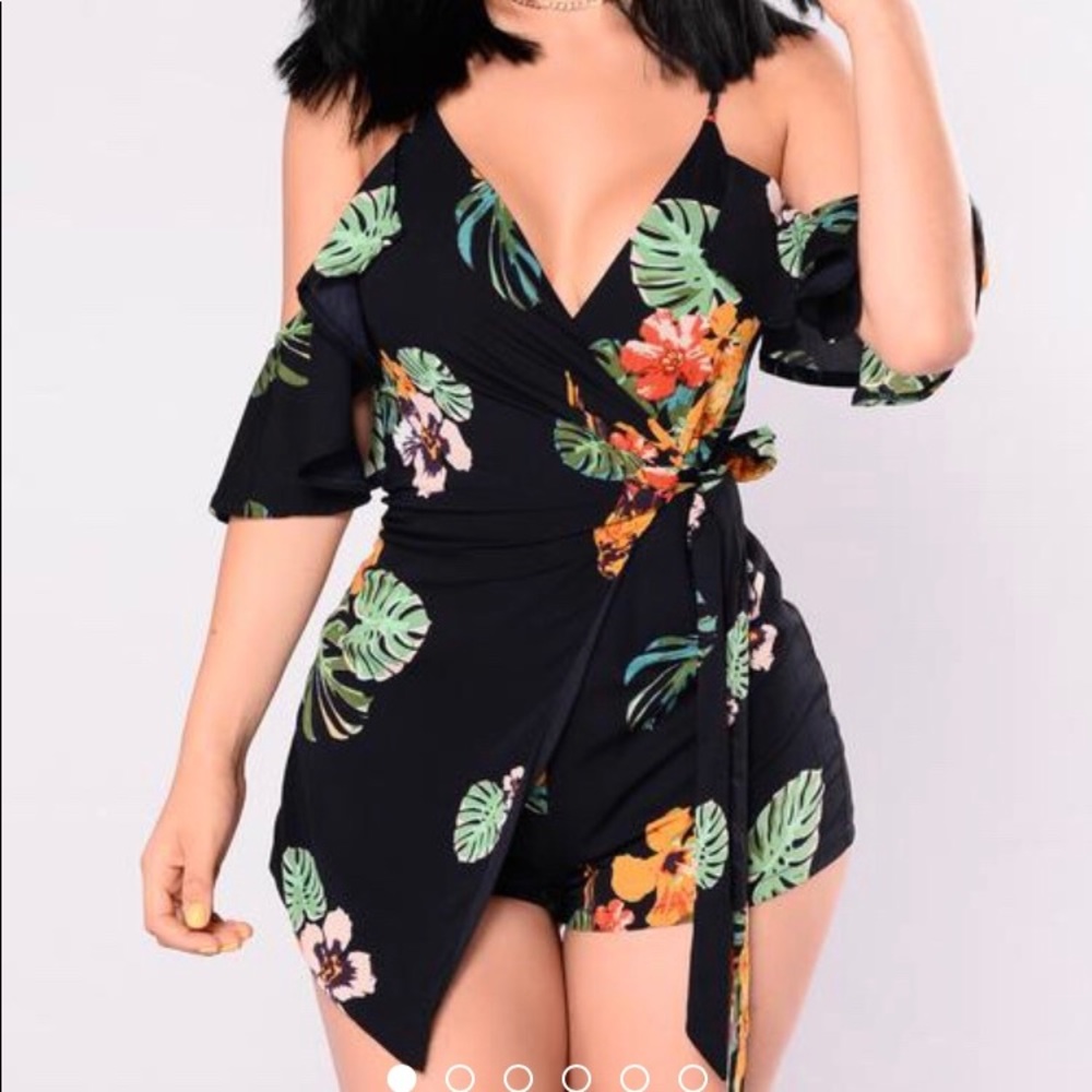 Vidette Floral Romper - Navy - XS - Picture 2 of 8